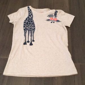 Girls giraffe shirt.